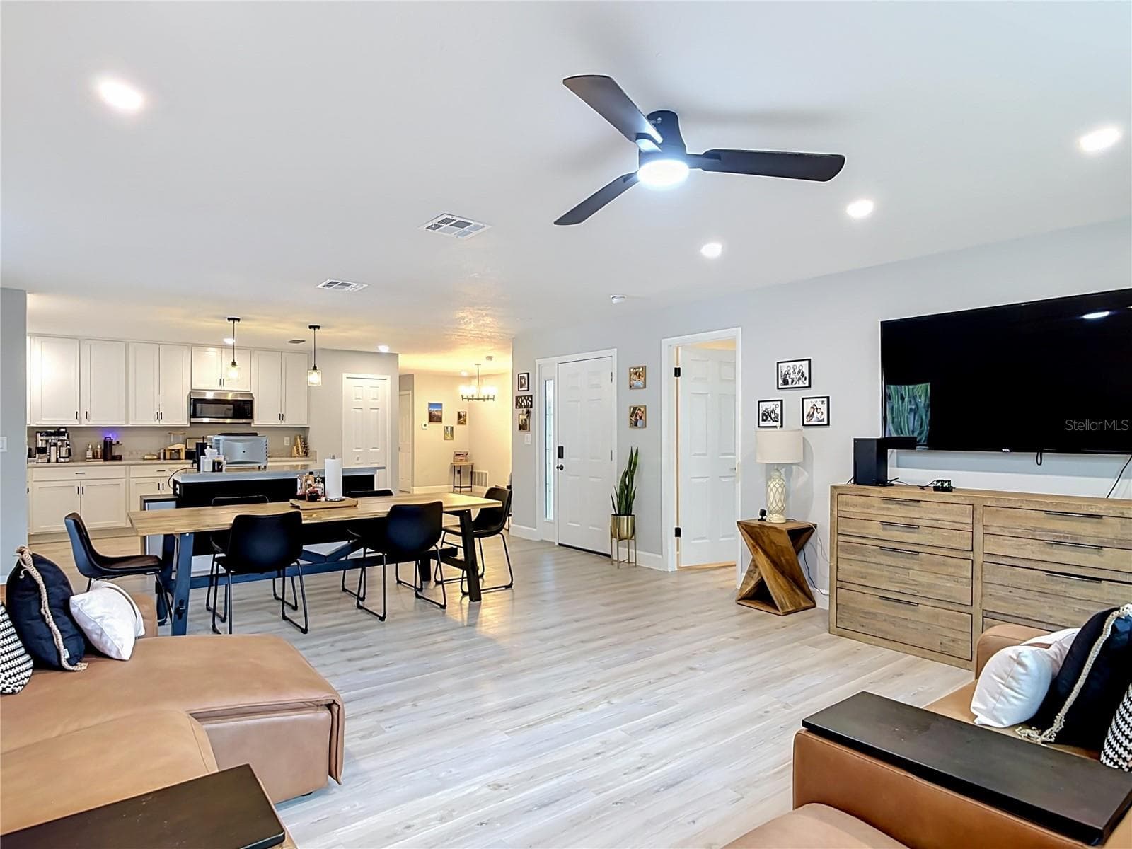 Single Family Residence at 8676 HILLSIDE DR, ORLANDO, photo 17 of 64