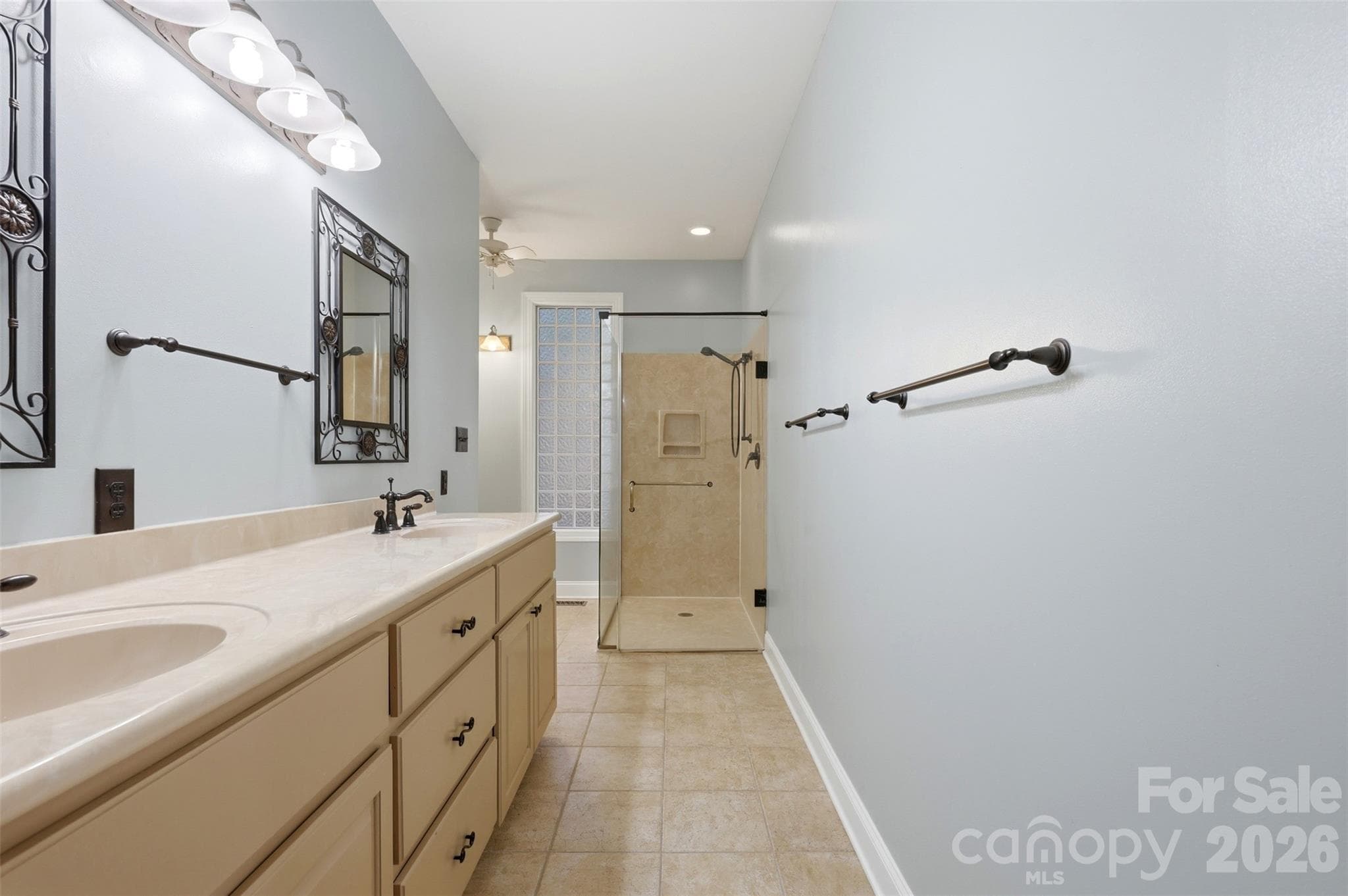 Primary bathroom - Morganton
