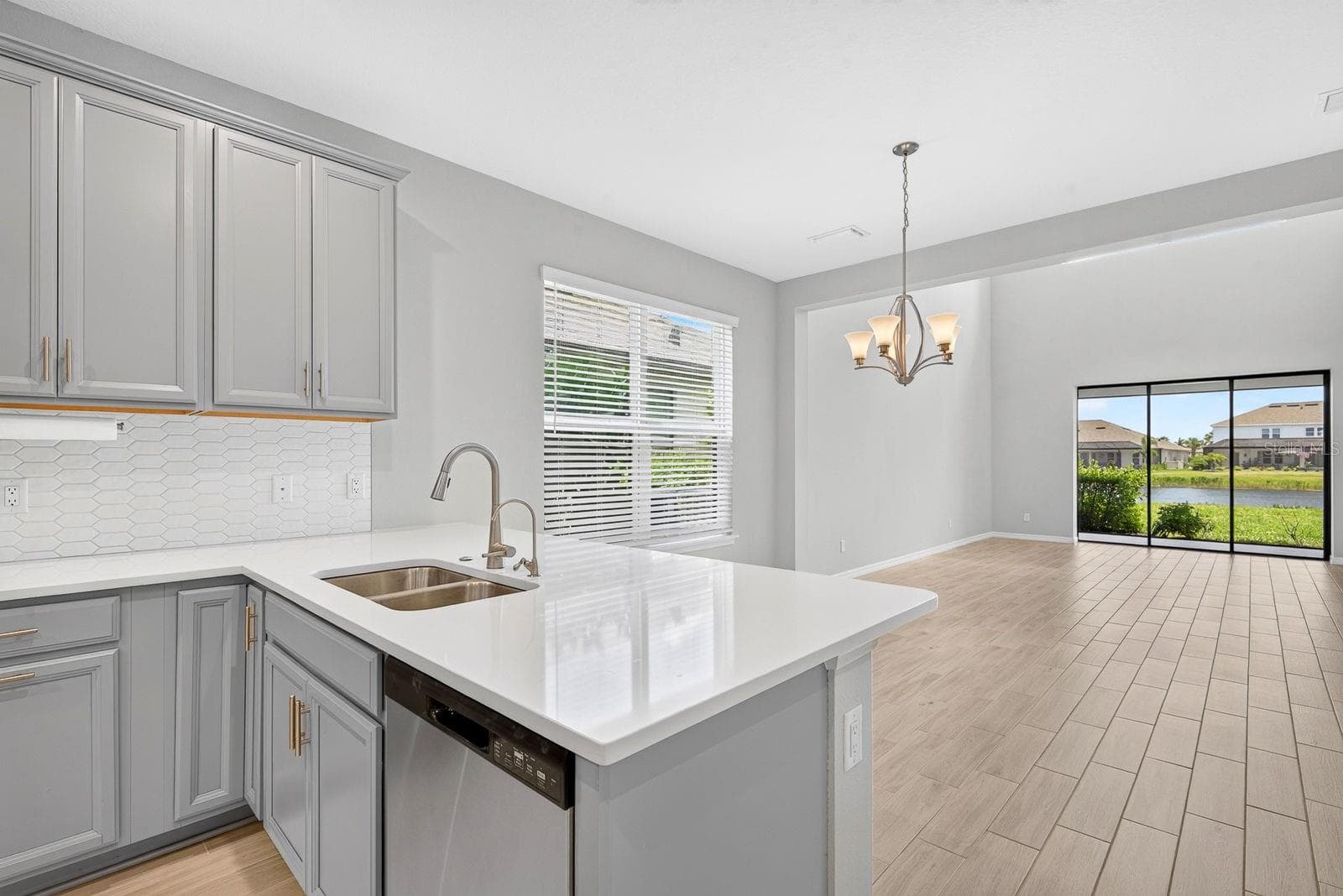 Single Family Residence at 16443 PAYNES MILL DR, BRADENTON, photo 14 of 62