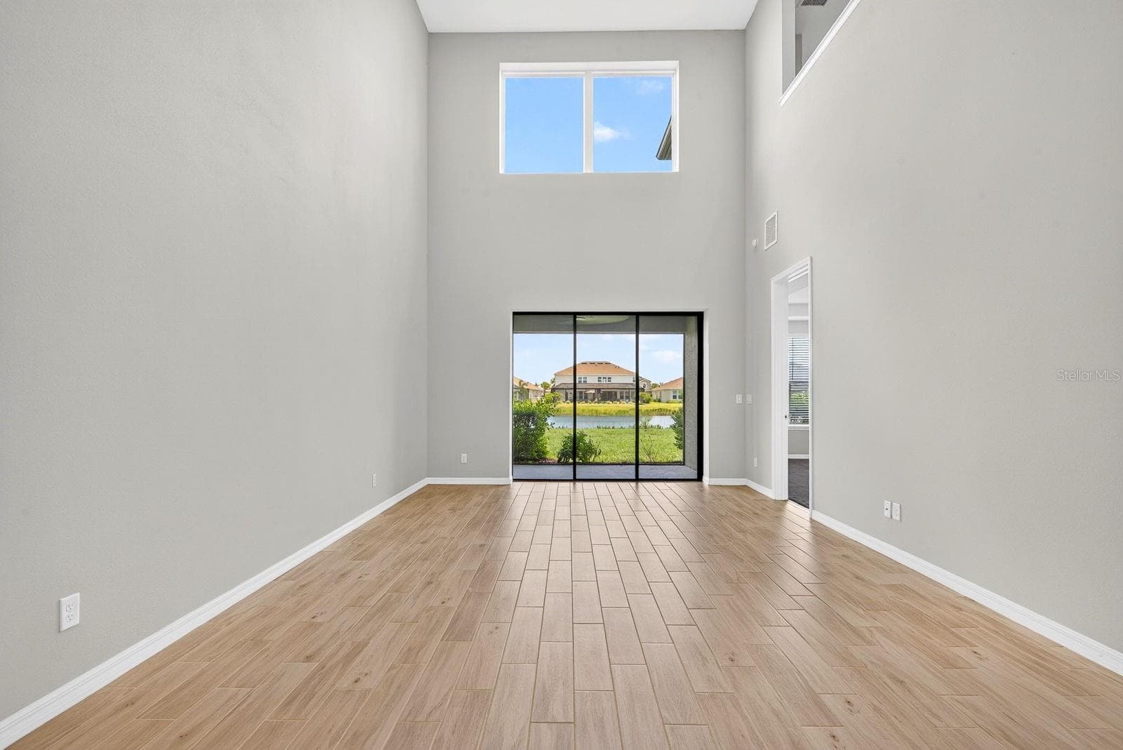 Single Family Residence at 16443 PAYNES MILL DR, BRADENTON, photo 19 of 62