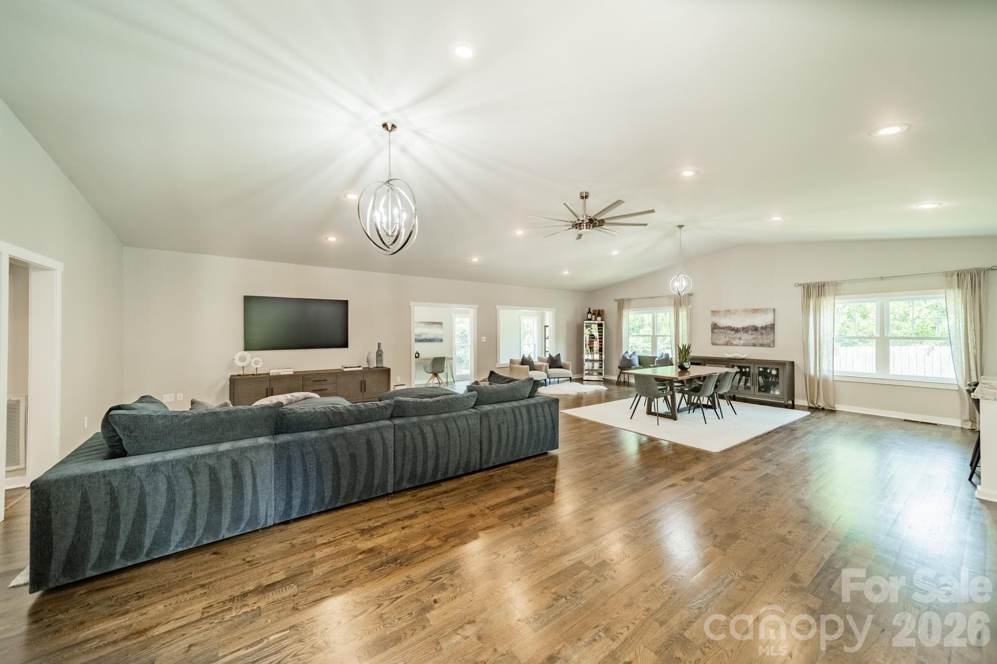 Single Family Residence at 19533 Bustle Road, Cornelius, photo 5 of 44