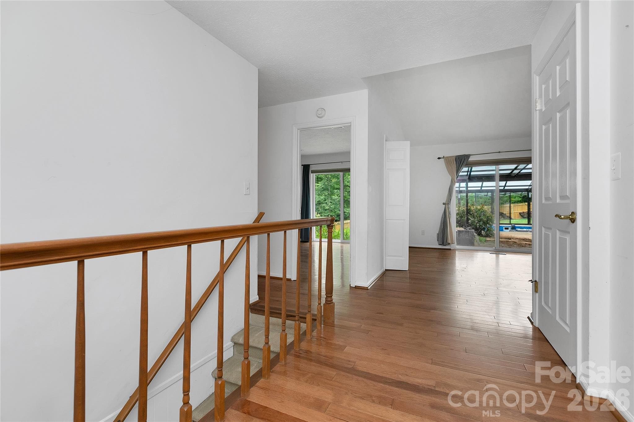 Single Family Residence at Hendersonville, photo 2 of 36