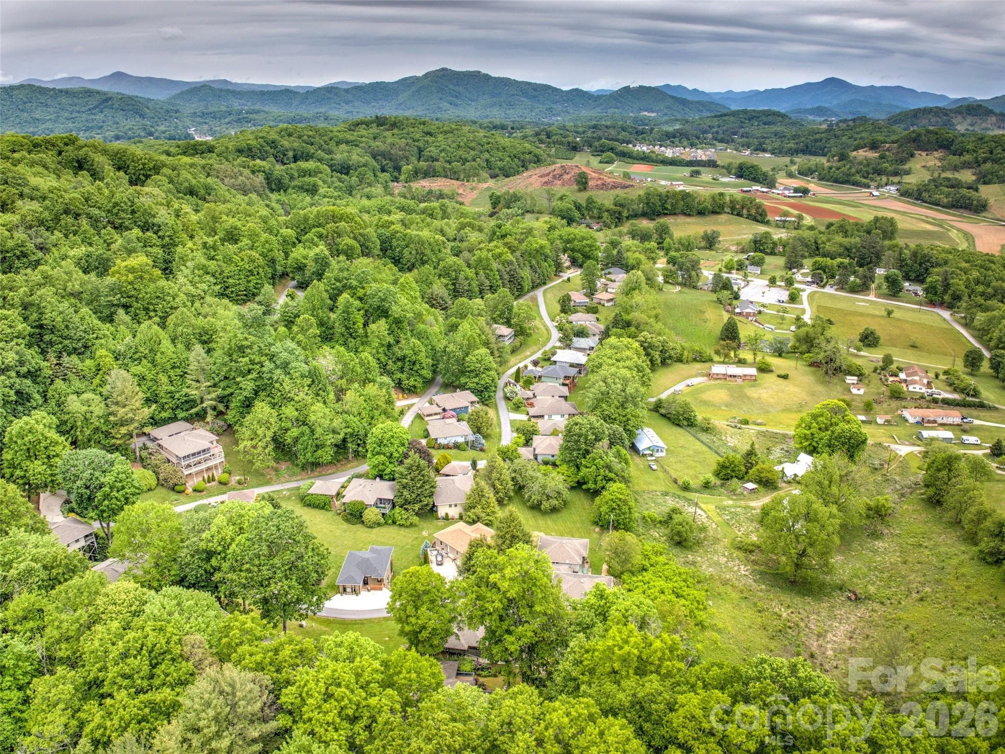 Single Family Residence at 47 Winghaven Heights, Waynesville, photo 14 of 22