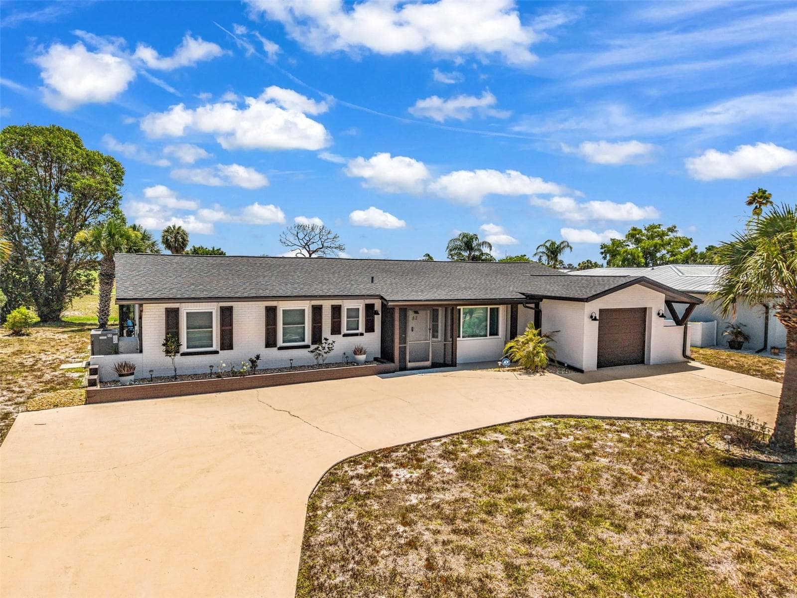 82 ROTONDA CIR