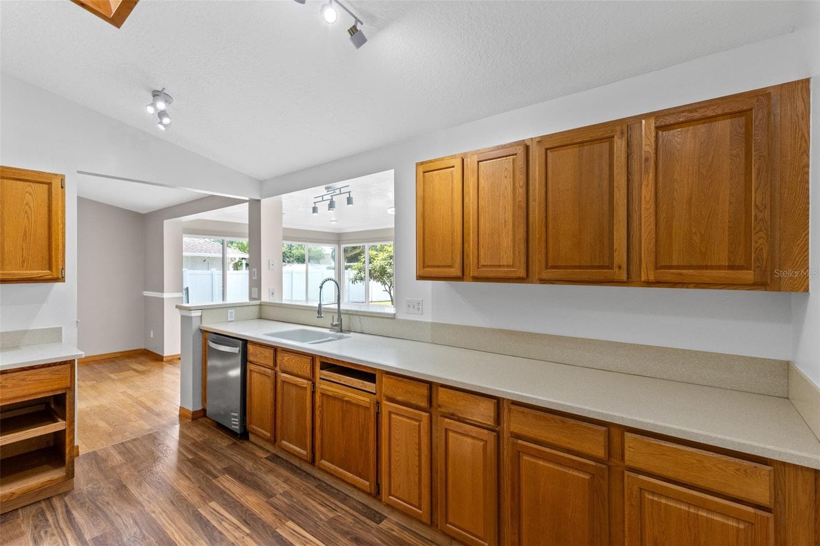 Single Family Residence at 1369 WOOD LAKE CIR, ST CLOUD, photo 12 of 26