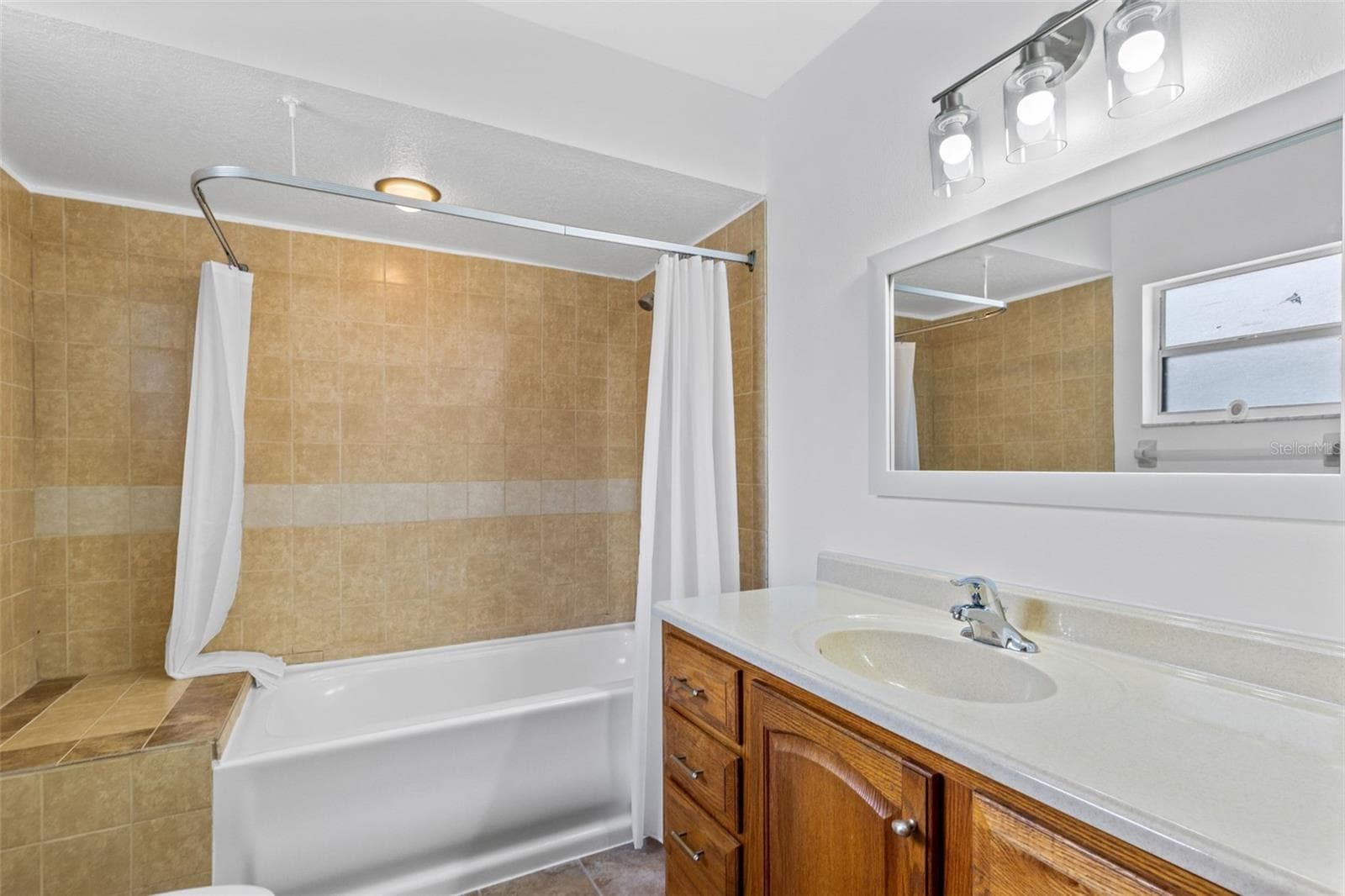 Single Family Residence at 1369 WOOD LAKE CIR, ST CLOUD, photo 20 of 26