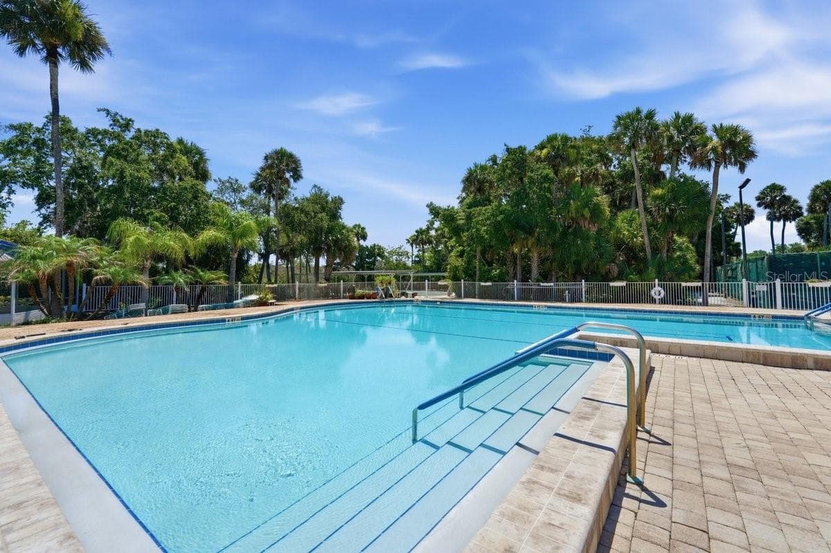 Community pool - 304 PORTSIDE LN, EDGEWATER