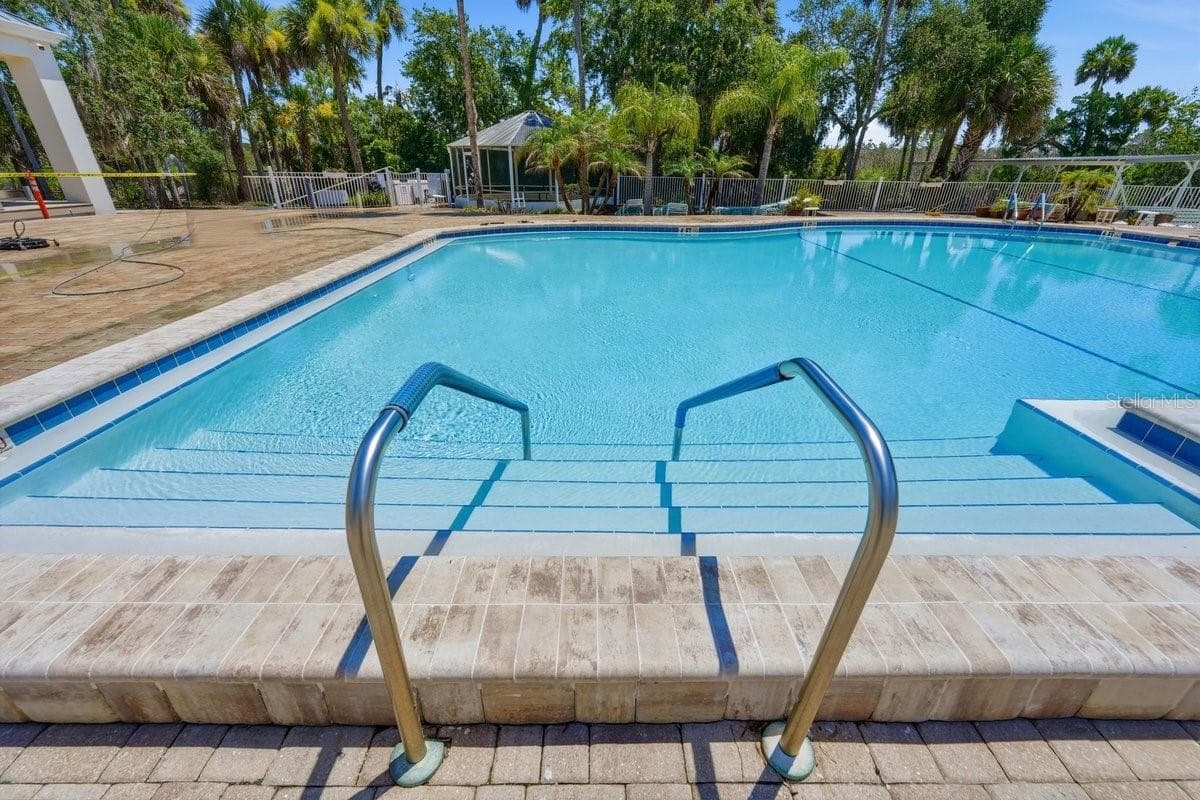 Community Pool - 304 PORTSIDE LN, EDGEWATER