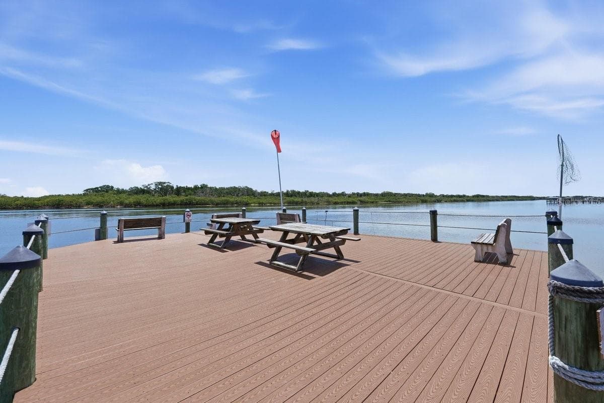 Baot Dock - 304 PORTSIDE LN, EDGEWATER