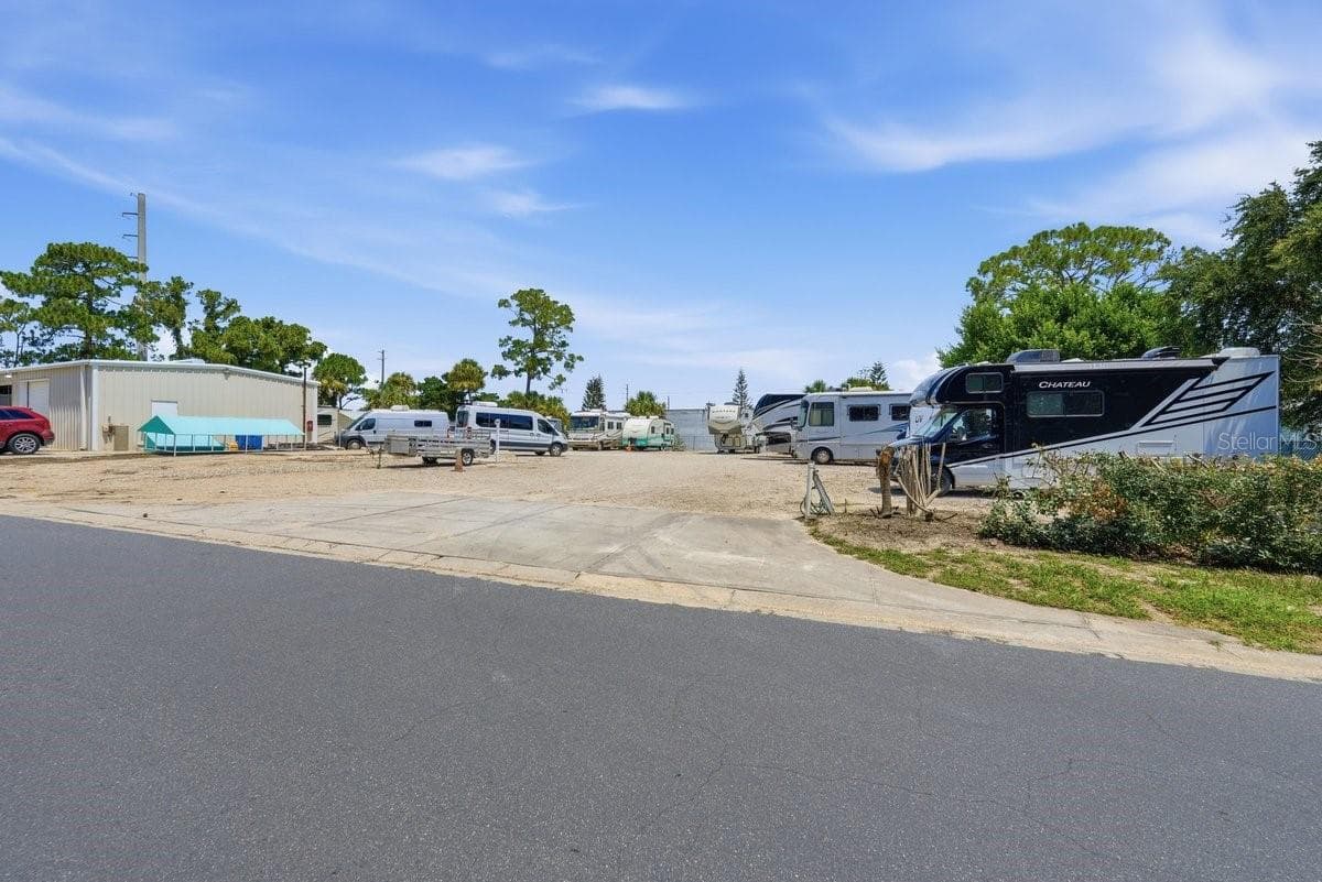 RV Storage - 304 PORTSIDE LN, EDGEWATER