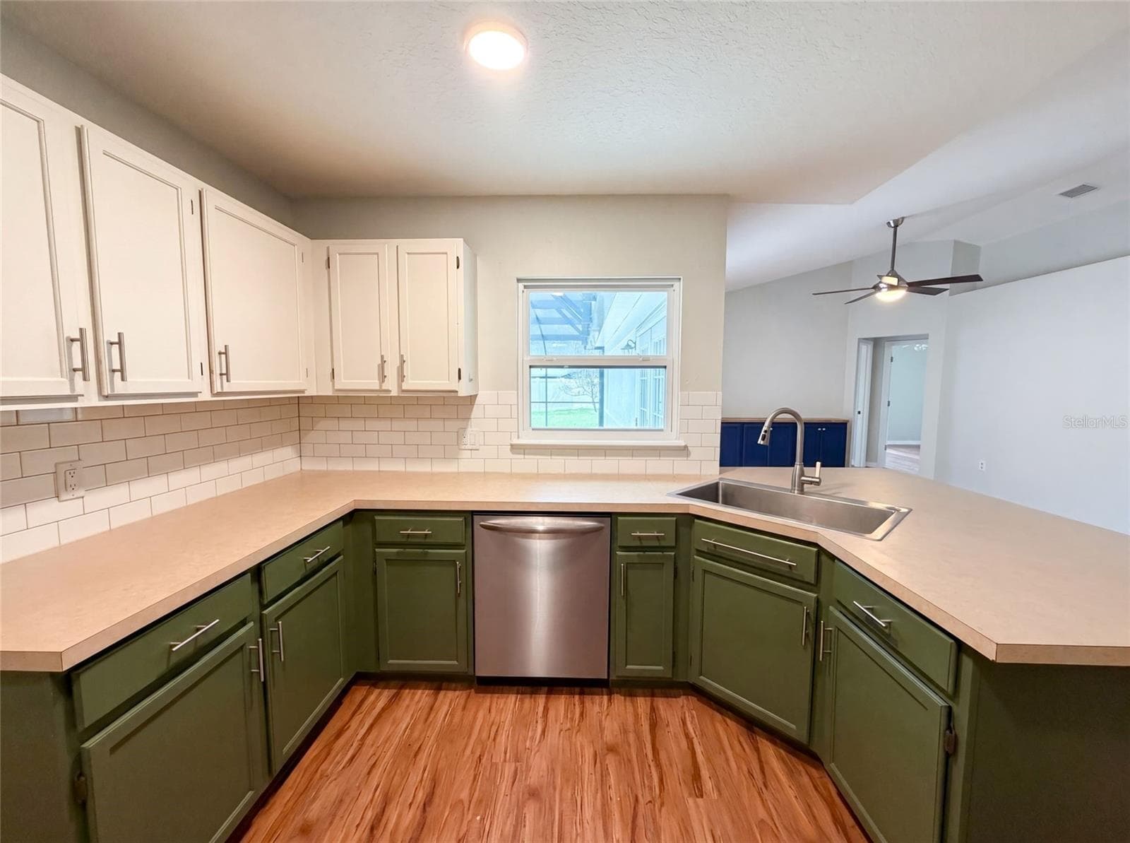 Single Family Residence at 546 PENNS NECK DR, DELAND, photo 2 of 19