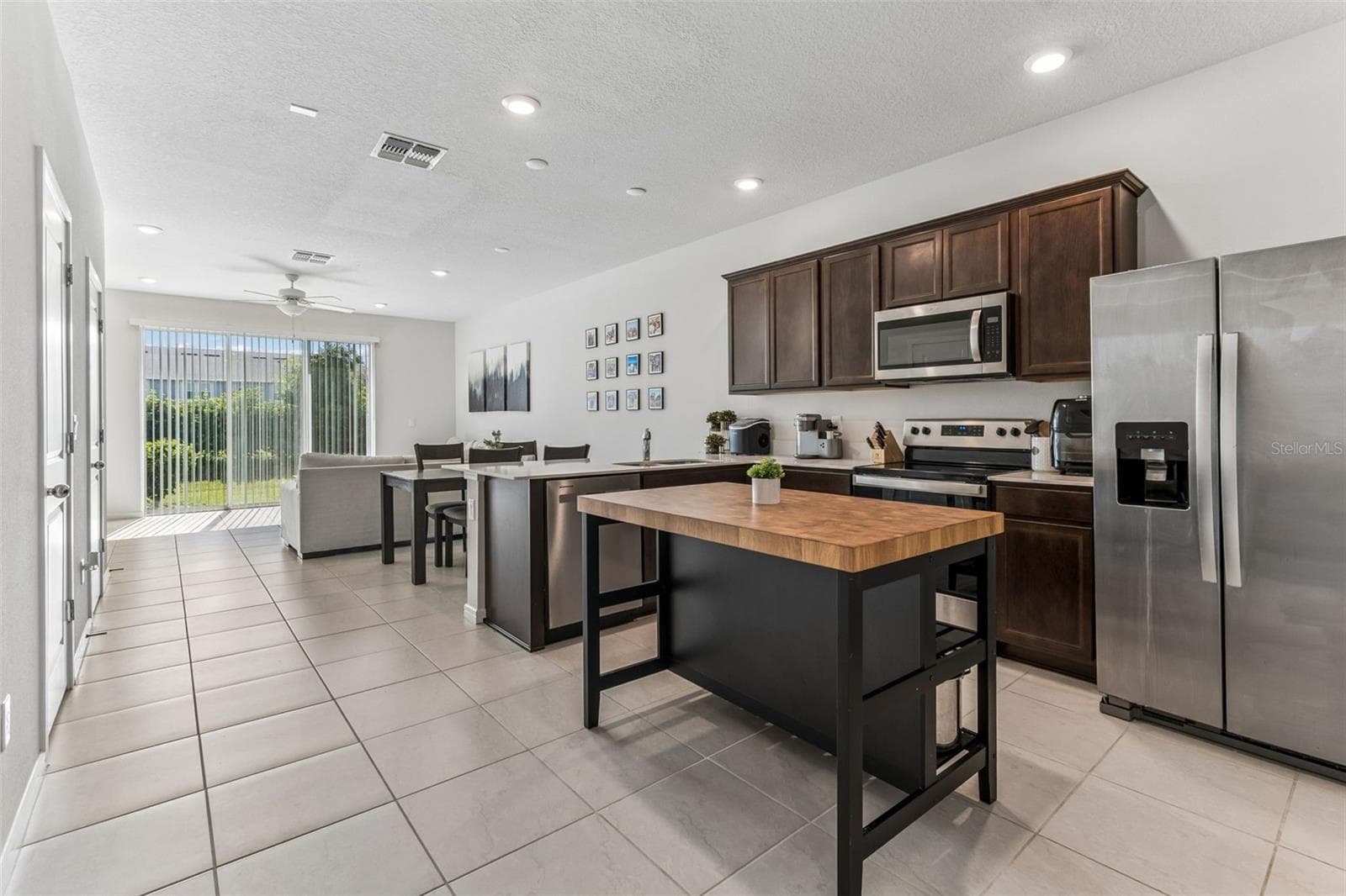 Townhouse at 31357 AMBERVIEW BND, WESLEY CHAPEL, photo 2 of 65