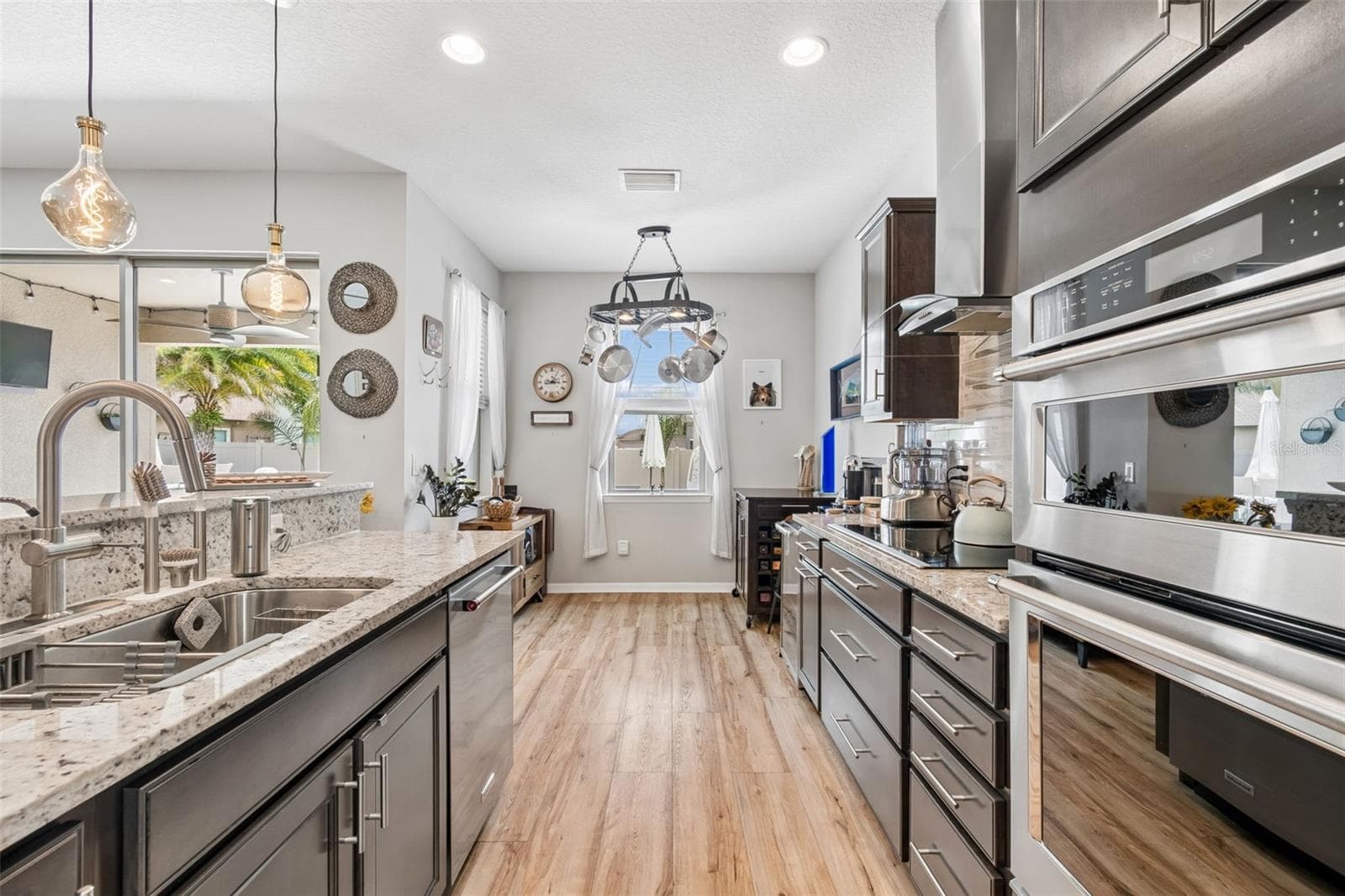 Single Family Residence at 7930 OLIVE BROOK DR, WESLEY CHAPEL, photo 5 of 45