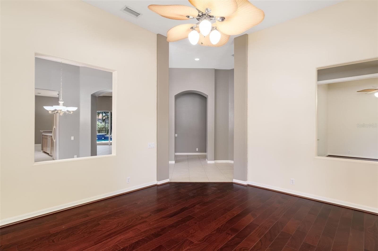 Living room - 4770 MAINSAIL DR, BRADENTON