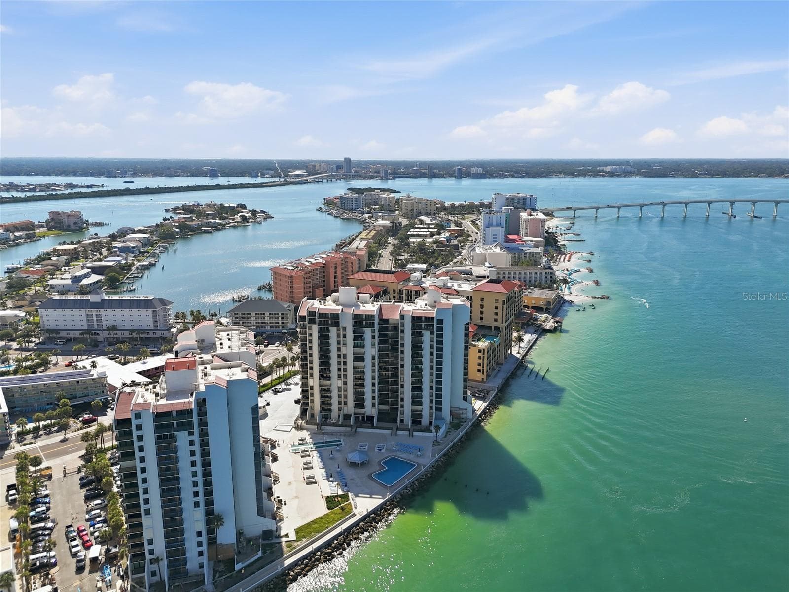 Condominium at 450 S GULFVIEW BLVD #301, CLEARWATER BEACH, photo 5 of 31