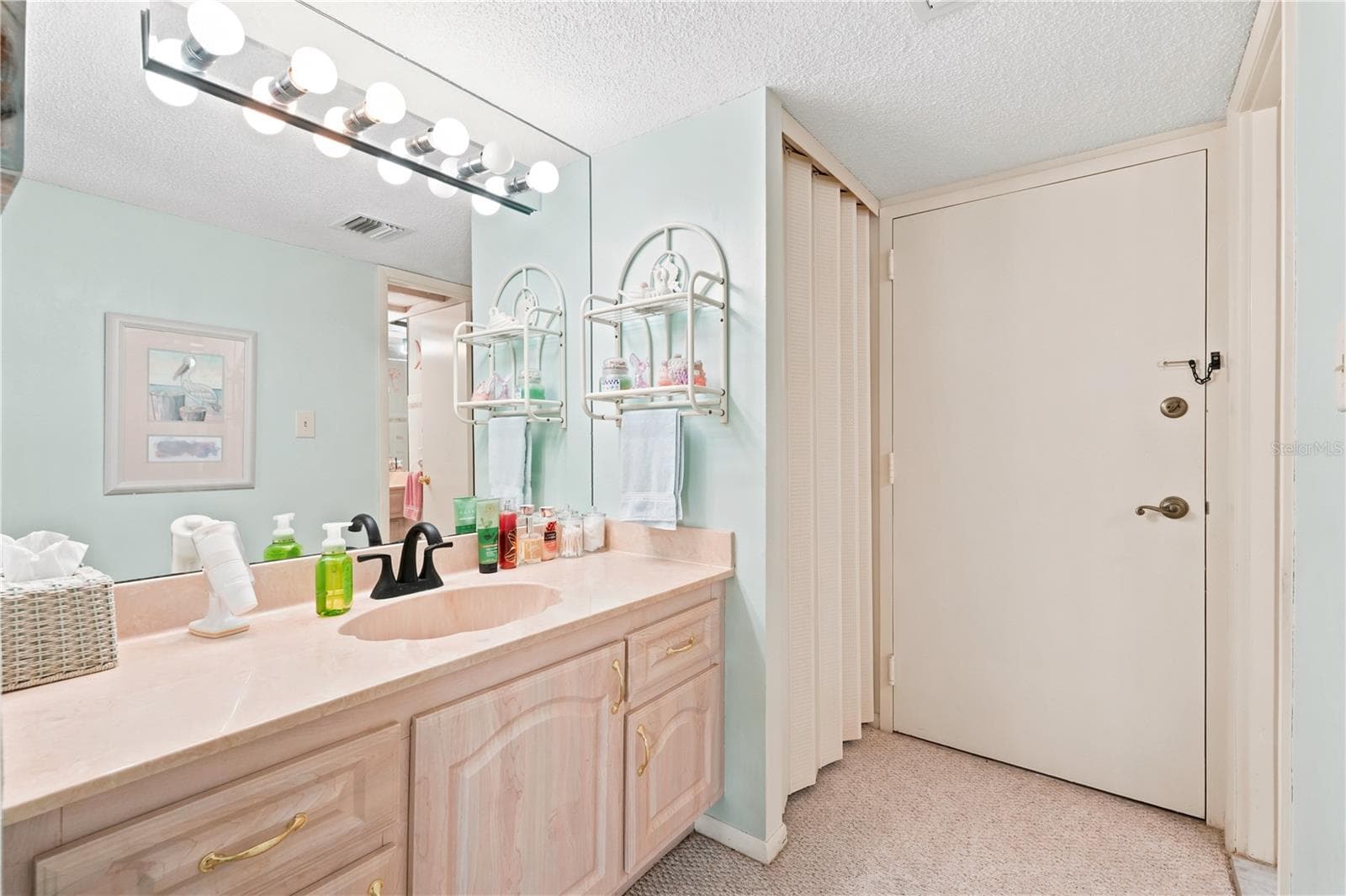 Condominium at 450 S GULFVIEW BLVD #301, CLEARWATER BEACH, photo 28 of 31