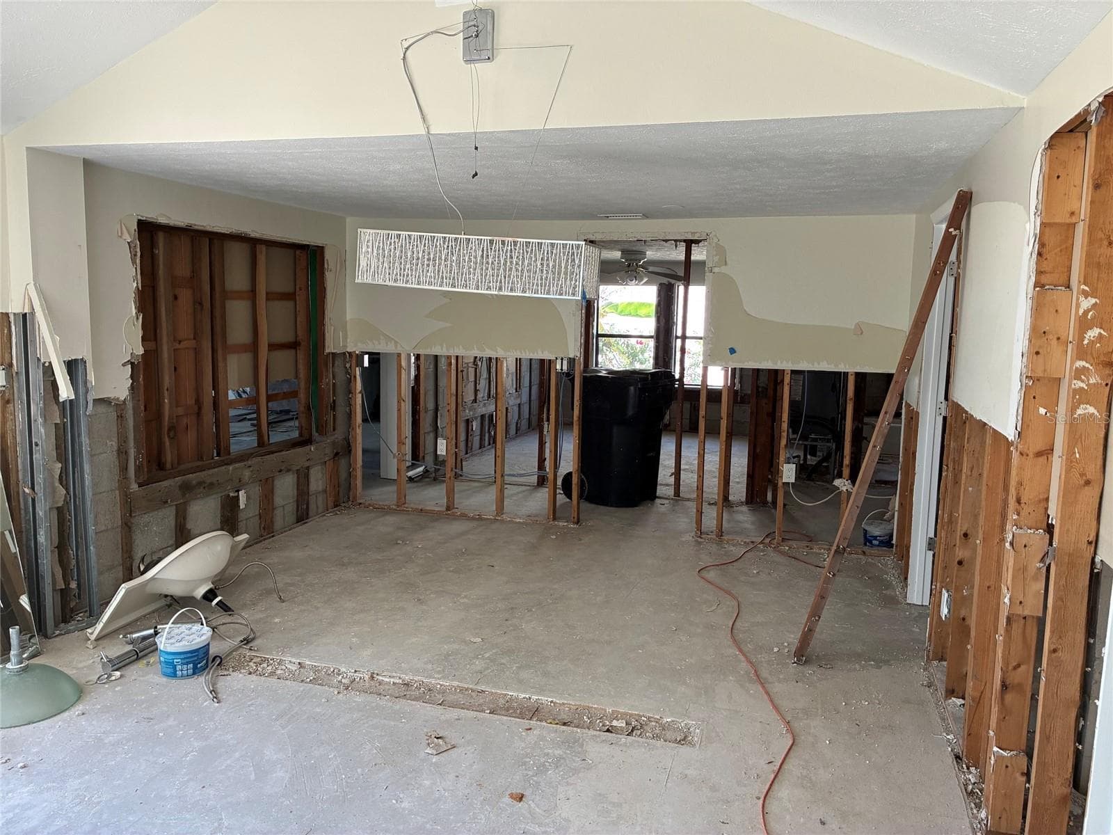 Single Family Residence at 9307 RIVER COVE DR, RIVERVIEW, photo 7 of 85