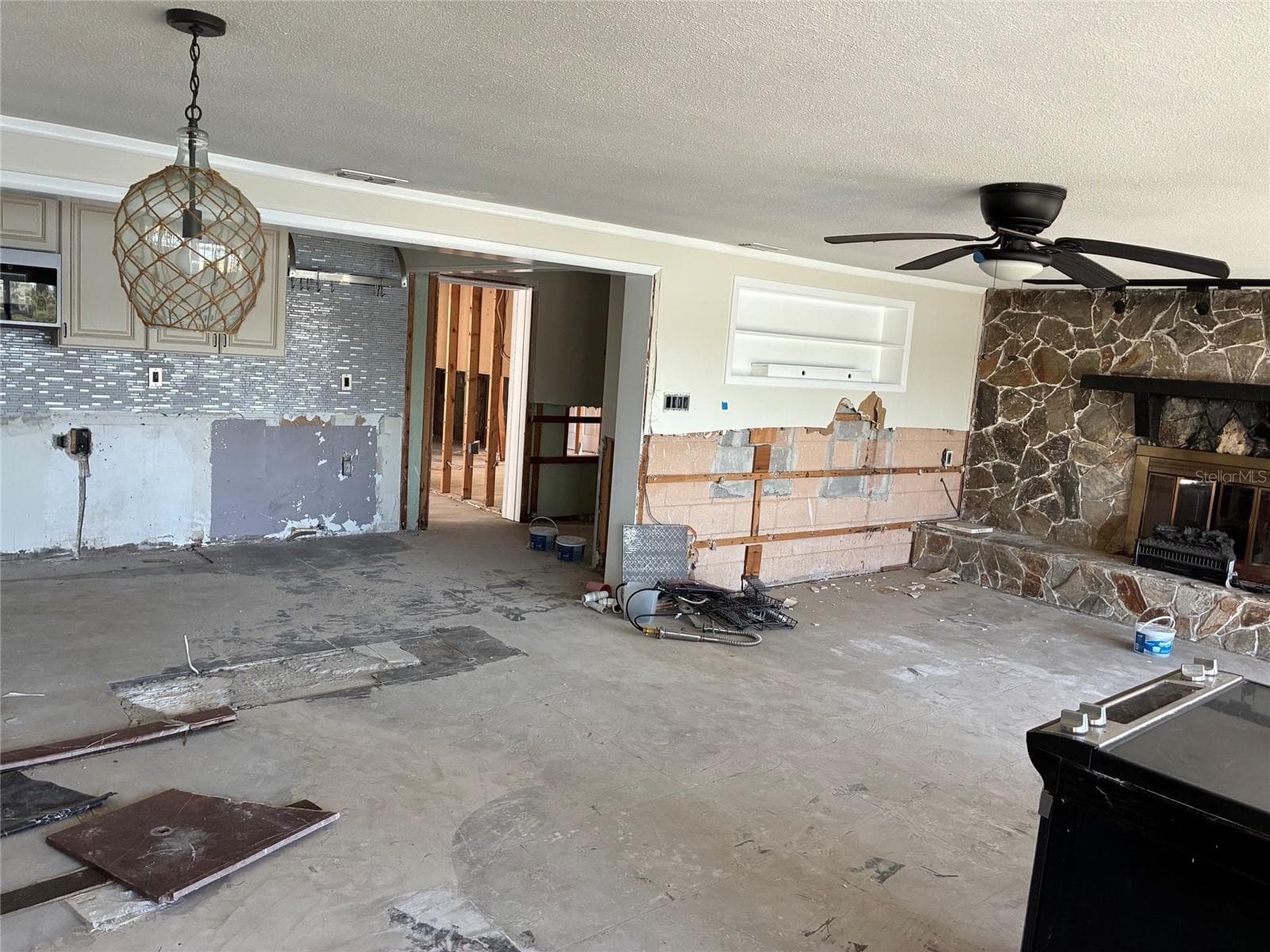 Single Family Residence at 9307 RIVER COVE DR, RIVERVIEW, photo 8 of 85