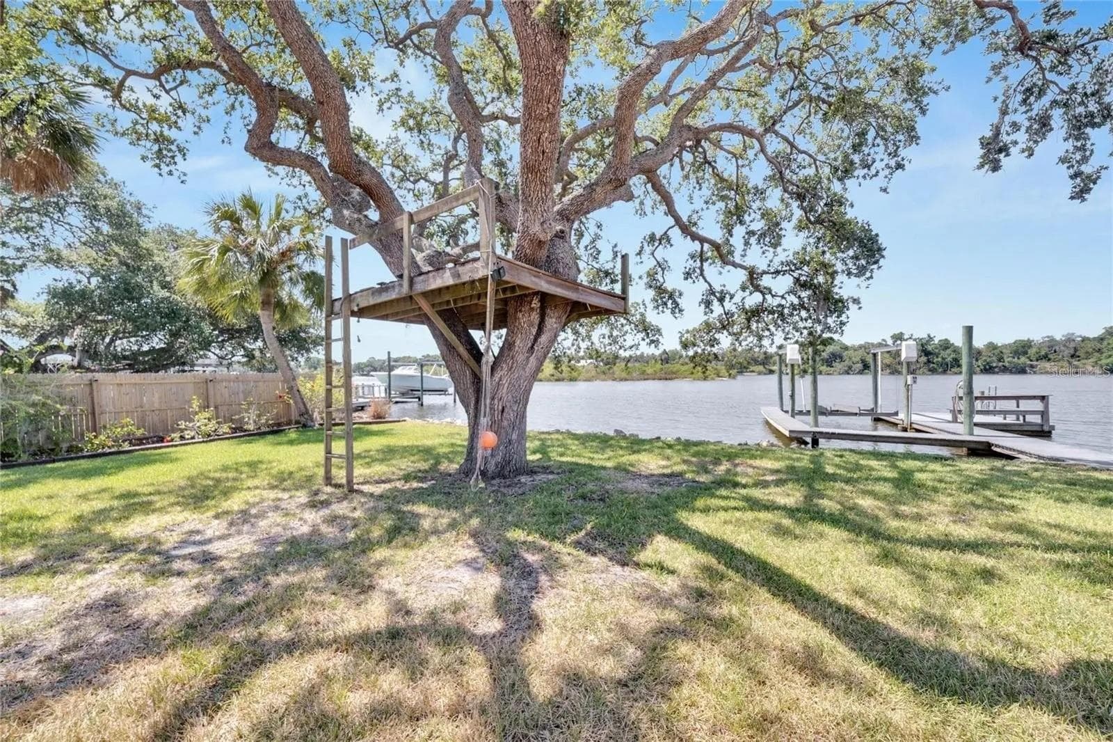 Single Family Residence at 9307 RIVER COVE DR, RIVERVIEW, photo 17 of 85