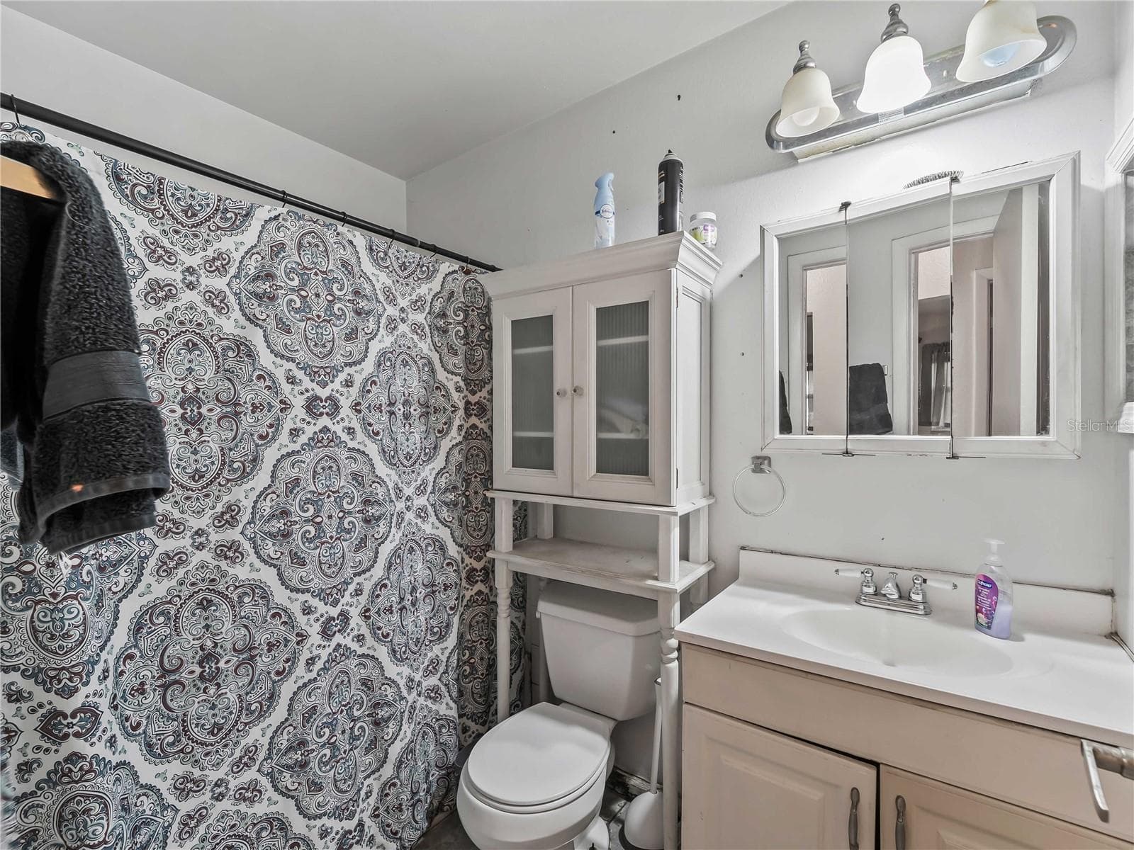 Bathroom_1018RedBayTer_PortCharlotte_CleanFinish_Corner.jpg - 1018 RED BAY TER NW, PORT CHARLOTTE