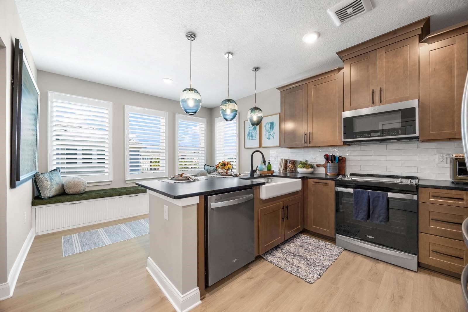 Kitchen - 7557 LAUREATE BLVD #6407, ORLANDO