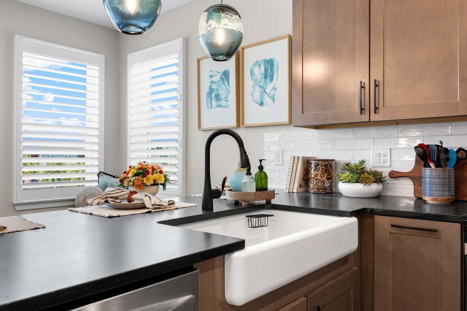 Kitchen - 7557 LAUREATE BLVD #6407, ORLANDO