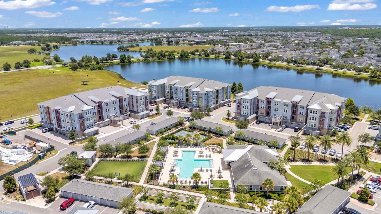 Pool - 7557 LAUREATE BLVD #6407, ORLANDO