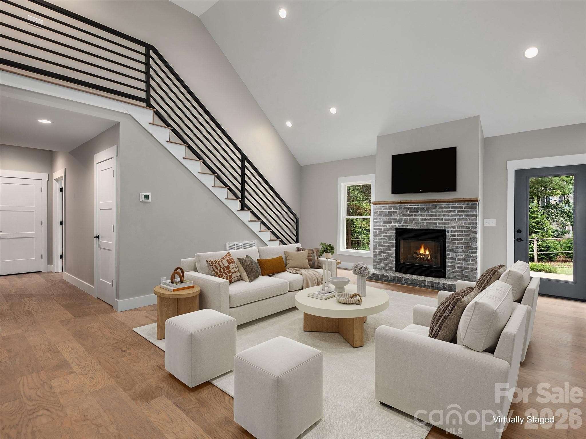 Single Family Residence at 104 Arrowood Lane, Hendersonville, photo 5 of 36