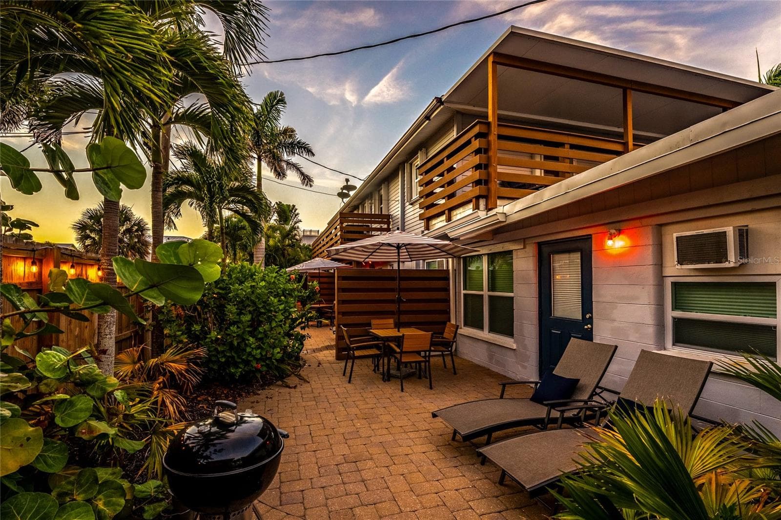 1120 Gulf Blvd - Main House - Suite 3 Patio - 1120 GULF BLVD, ENGLEWOOD