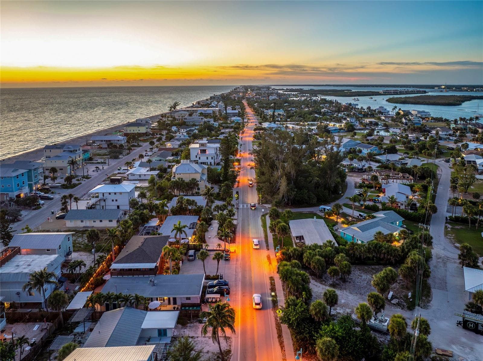 1120 and 1130 Gulf Blvd - Only minutes to Englewood Public Beach, Restaurants and Tiki Bars - 1120 GULF BLVD, ENGLEWOOD