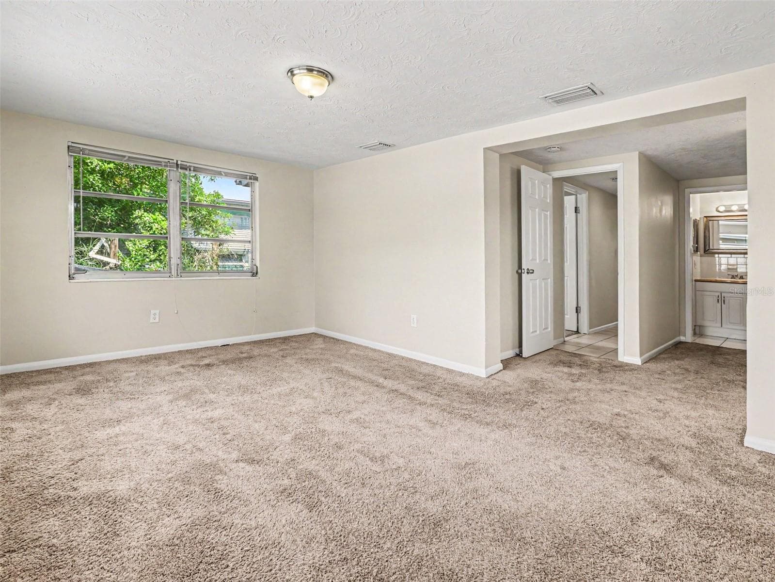 Single Family Residence at 3609 TRUMAN DR, HOLIDAY, photo 13 of 21