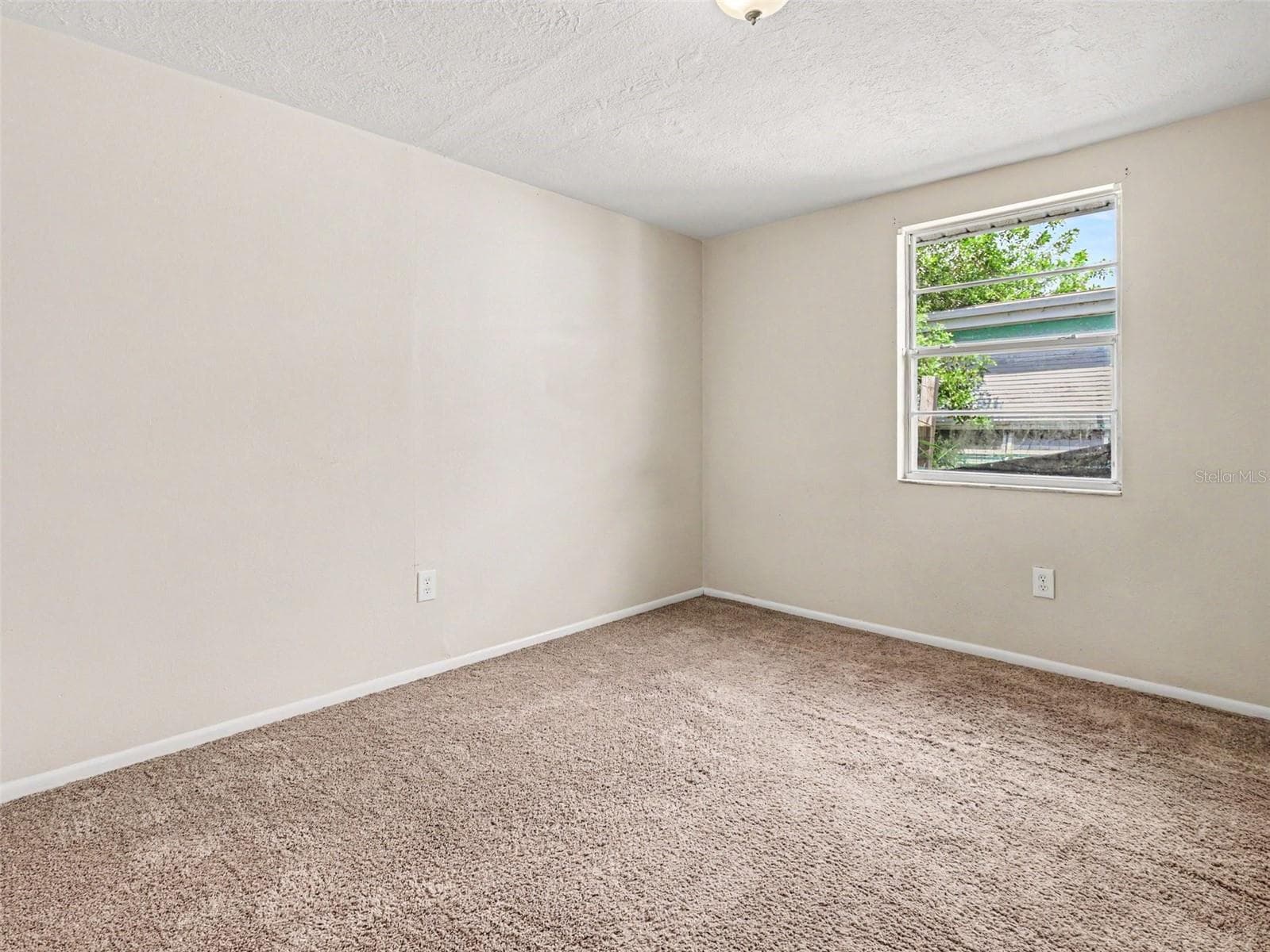 Single Family Residence at 3609 TRUMAN DR, HOLIDAY, photo 17 of 21