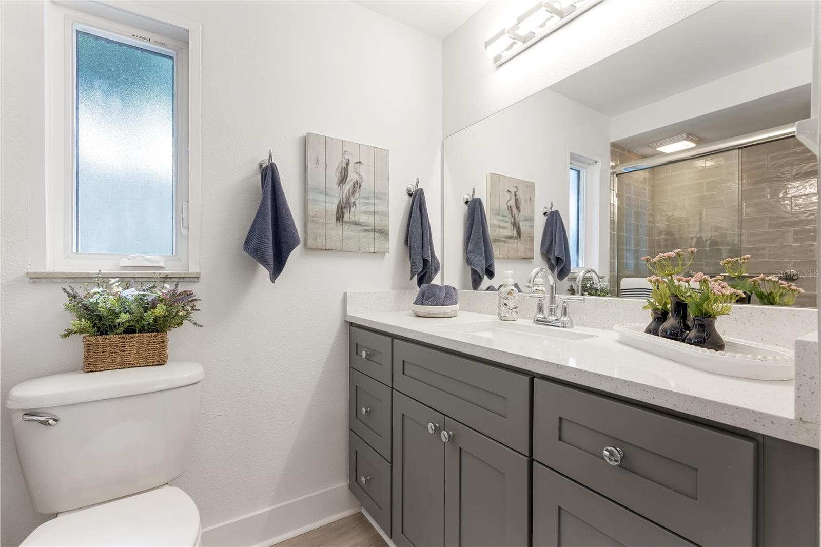 en suite bath with walk-in shower - 524 SPANISH DR S #125, LONGBOAT KEY