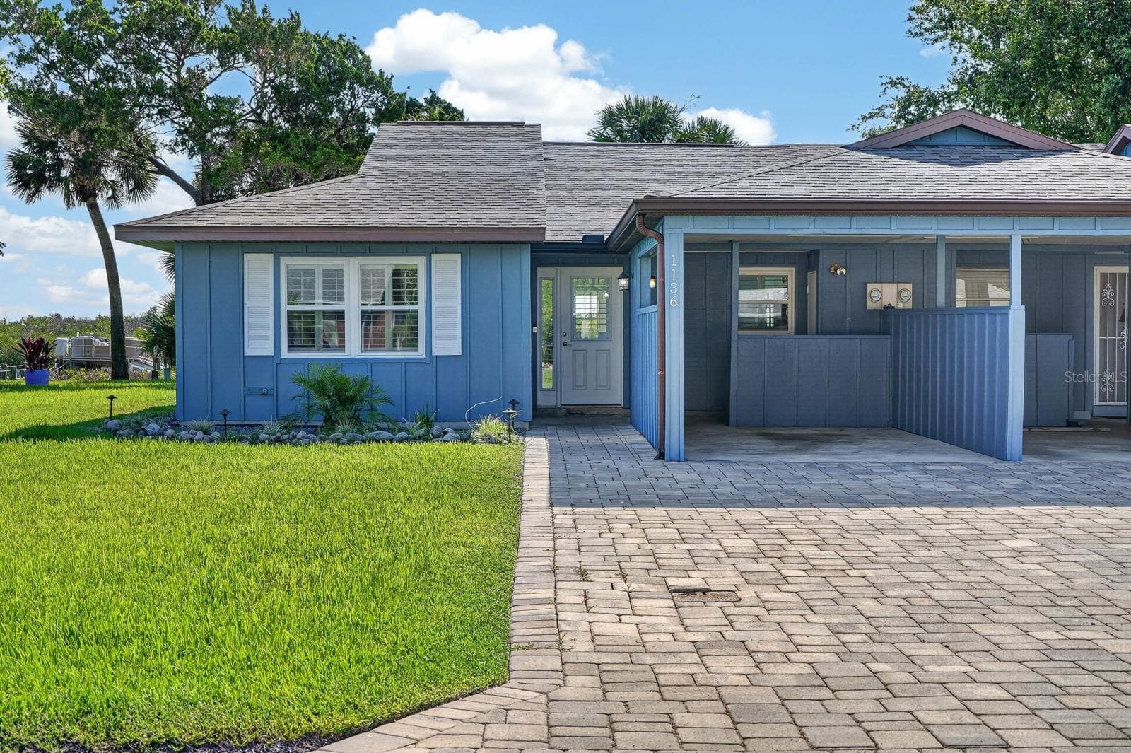 1136 HARBOUR POINT DR