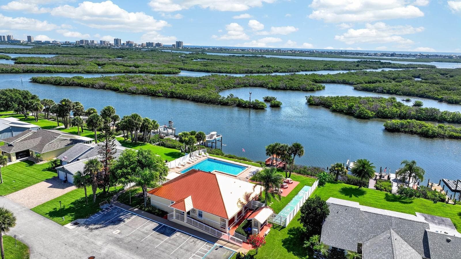 Half Duplex at 1136 HARBOUR POINT DR, PORT ORANGE, photo 54 of 57