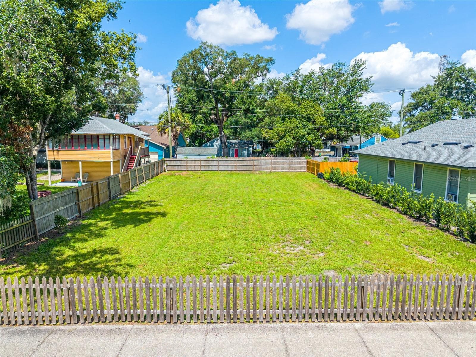 1010 ELM AVE
