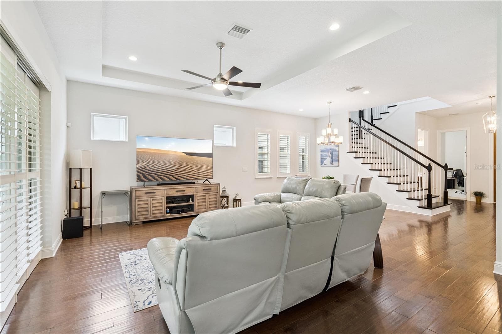 Great Room overlooking Entry - 15709 SHOREBIRD LN, WINTER GARDEN