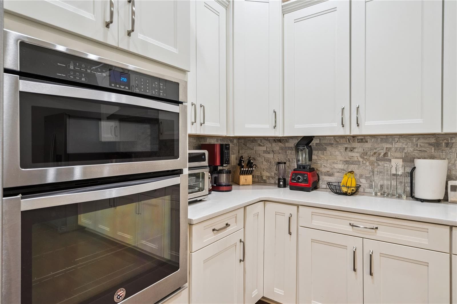 Built in Ovens - 15709 SHOREBIRD LN, WINTER GARDEN