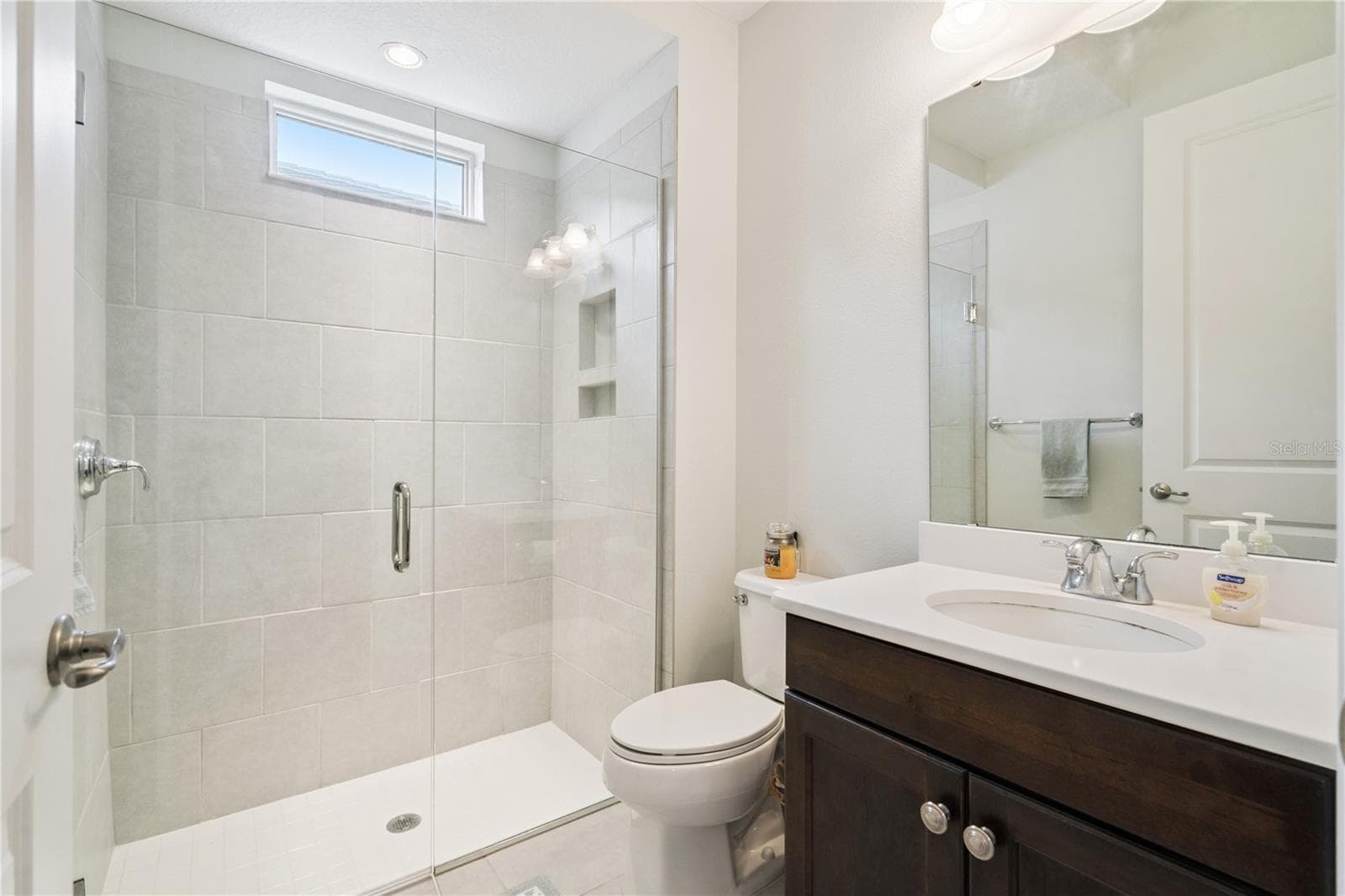 Bath 2 - 15709 SHOREBIRD LN, WINTER GARDEN