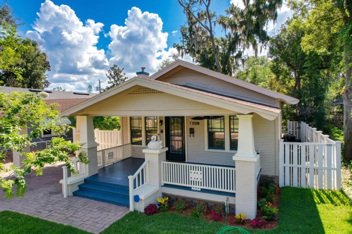 Single Family Residence at 806 JOHNSON AVE, LAKELAND, photo 3 of 50