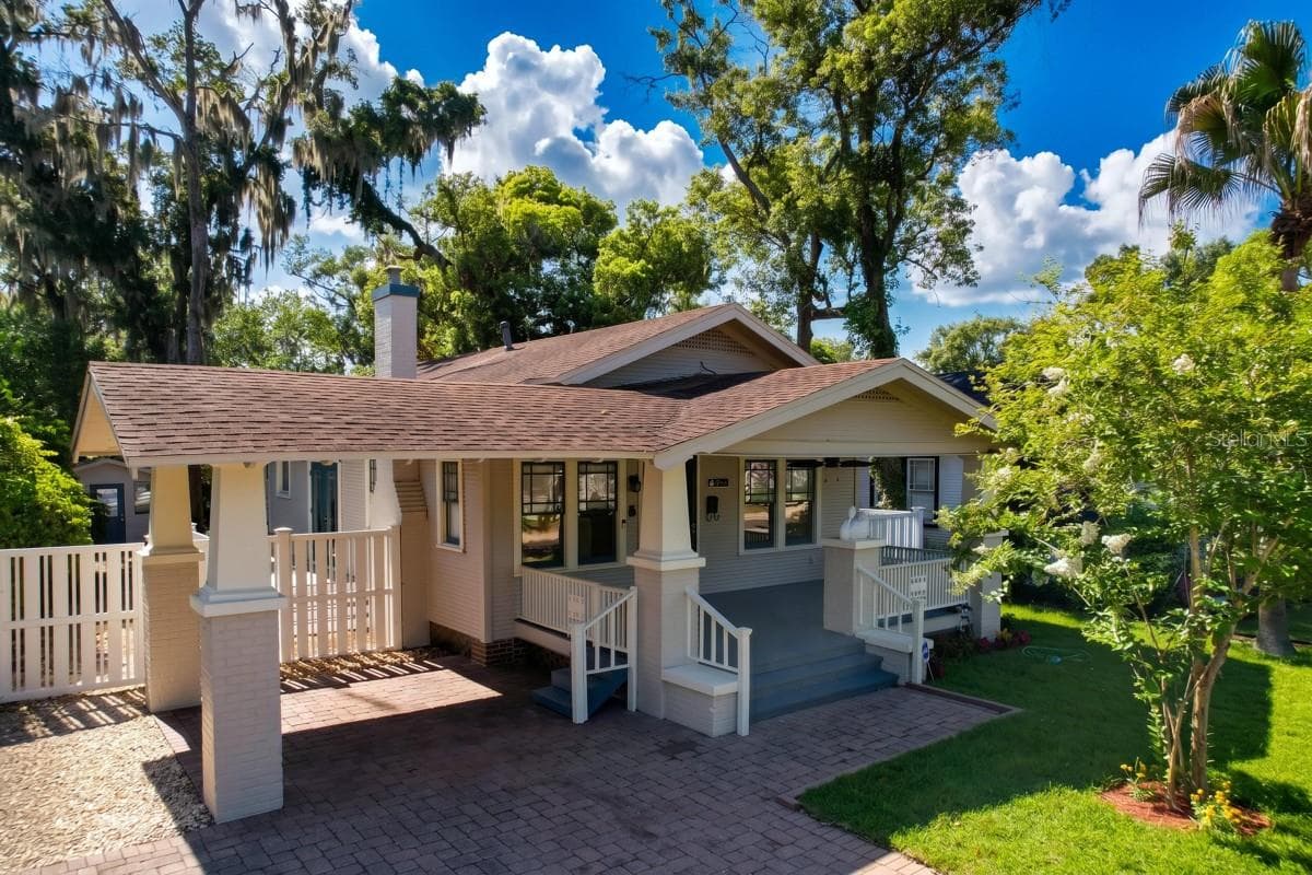 Single Family Residence at 806 JOHNSON AVE, LAKELAND, photo 5 of 50