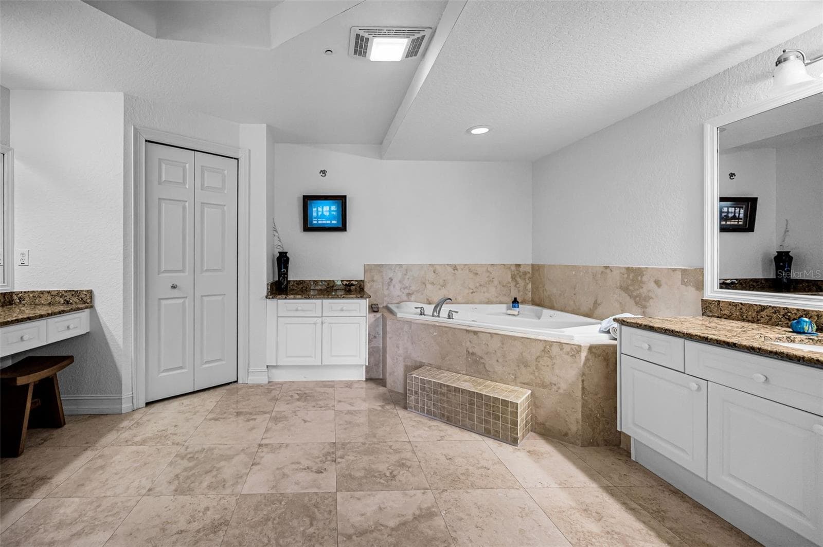 Condominium at 1860 N FORT HARRISON AVE #103, CLEARWATER, photo 43 of 94