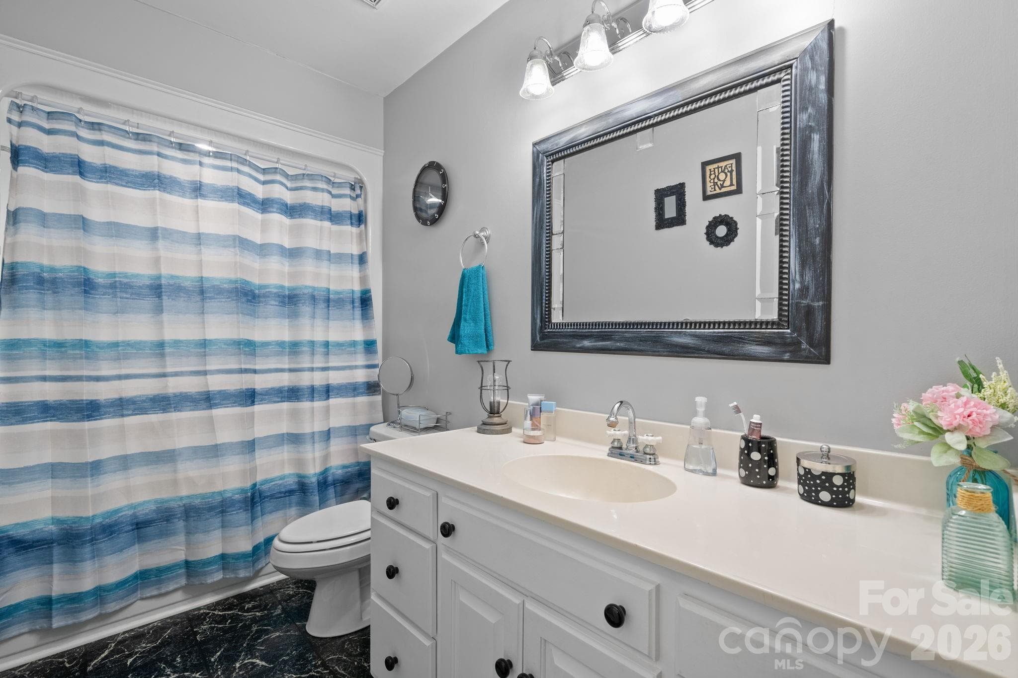 Main Floor Full Bathroom - 4093 Fairview Drive, Maiden