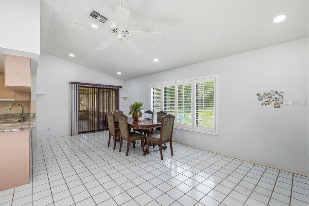 Single Family Residence at 10186 SLEEPY WILLOW CT, SPRING HILL, photo 10 of 30
