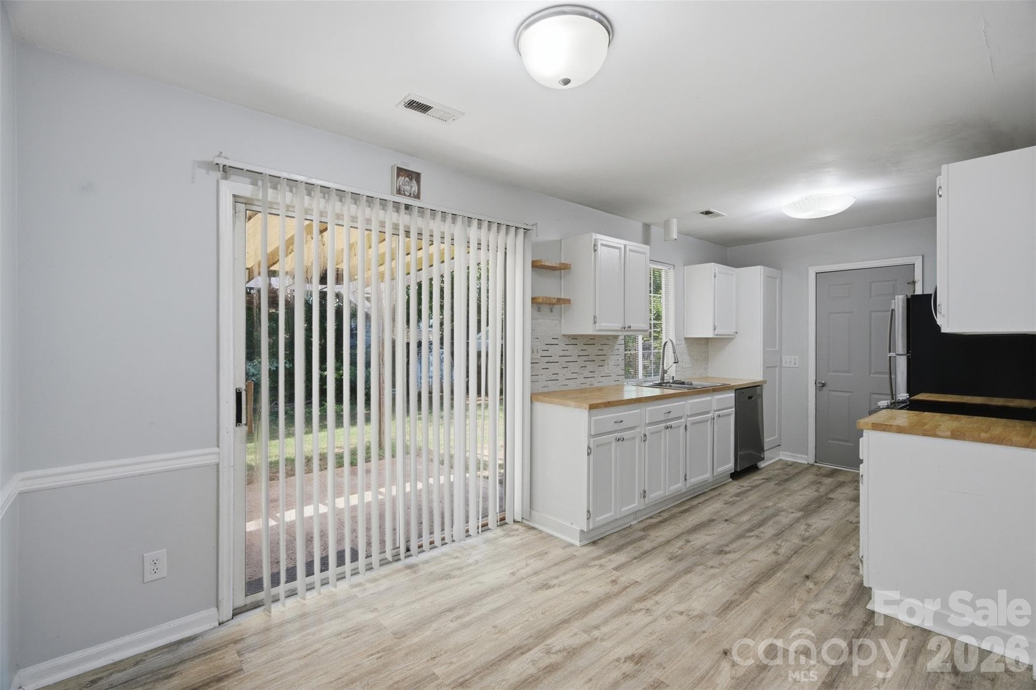 Single Family Residence at 8345 Houndstooth Drive, Charlotte, photo 6 of 24
