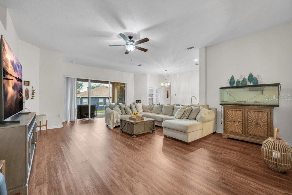 Single Family Residence at 16135 BRIDGEDALE DR, LITHIA, photo 13 of 40