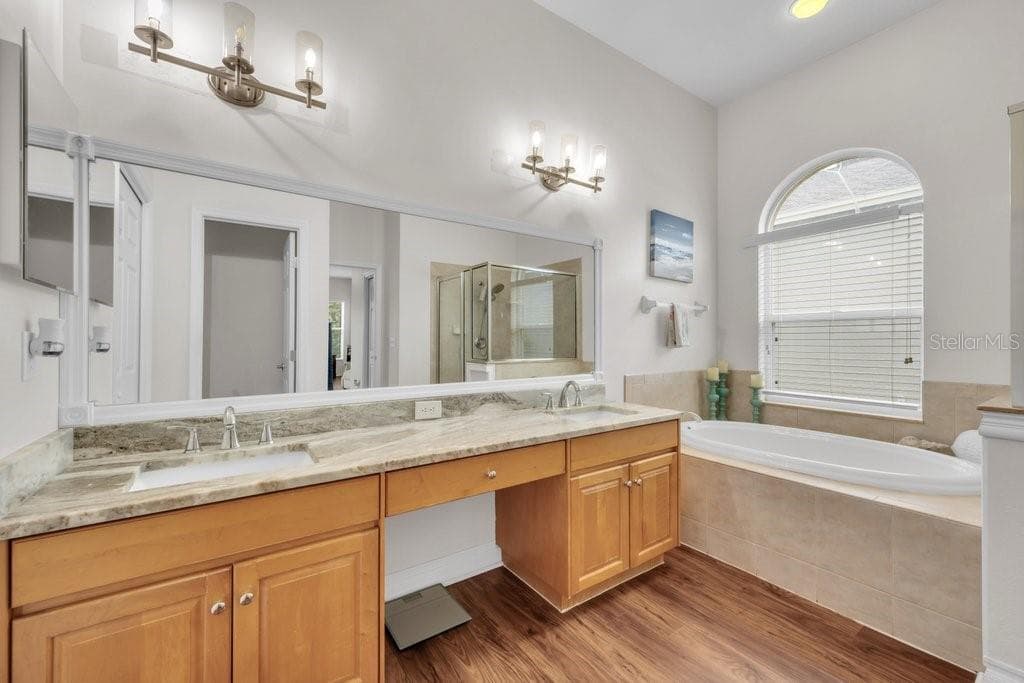 Single Family Residence at 16135 BRIDGEDALE DR, LITHIA, photo 19 of 40