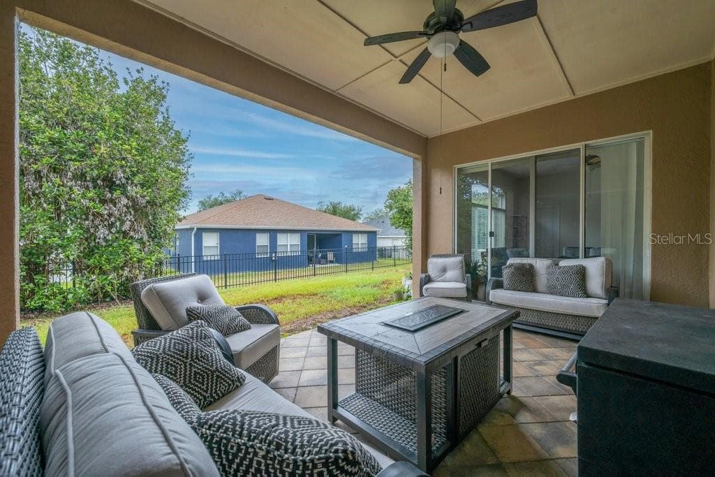 Single Family Residence at 16135 BRIDGEDALE DR, LITHIA, photo 28 of 40