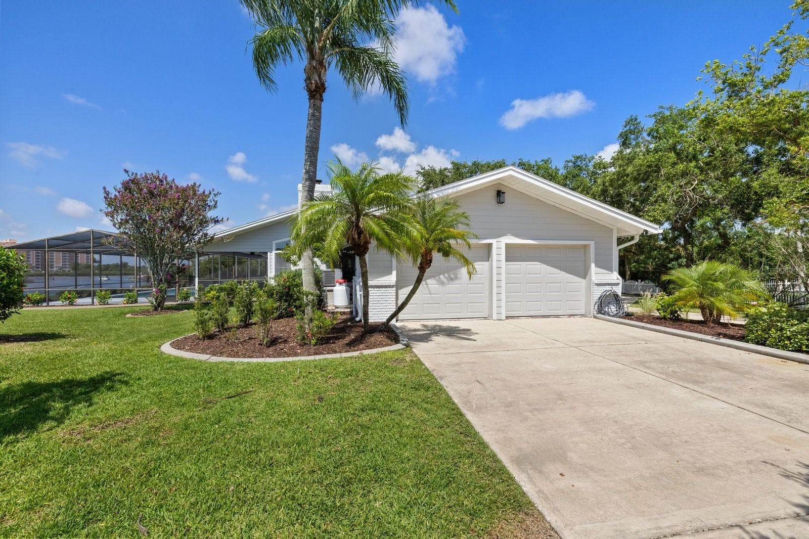 Detached 2 car garage - 5623 HULL CT, NEW PORT RICHEY