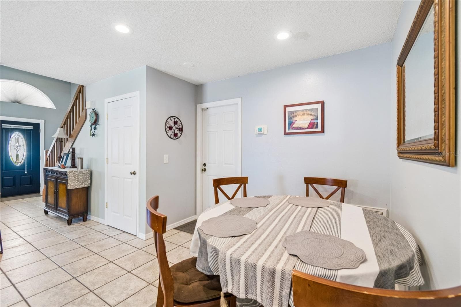 Single Family Residence at 10735 SE DRUMMOND RD, TAMPA, photo 9 of 34